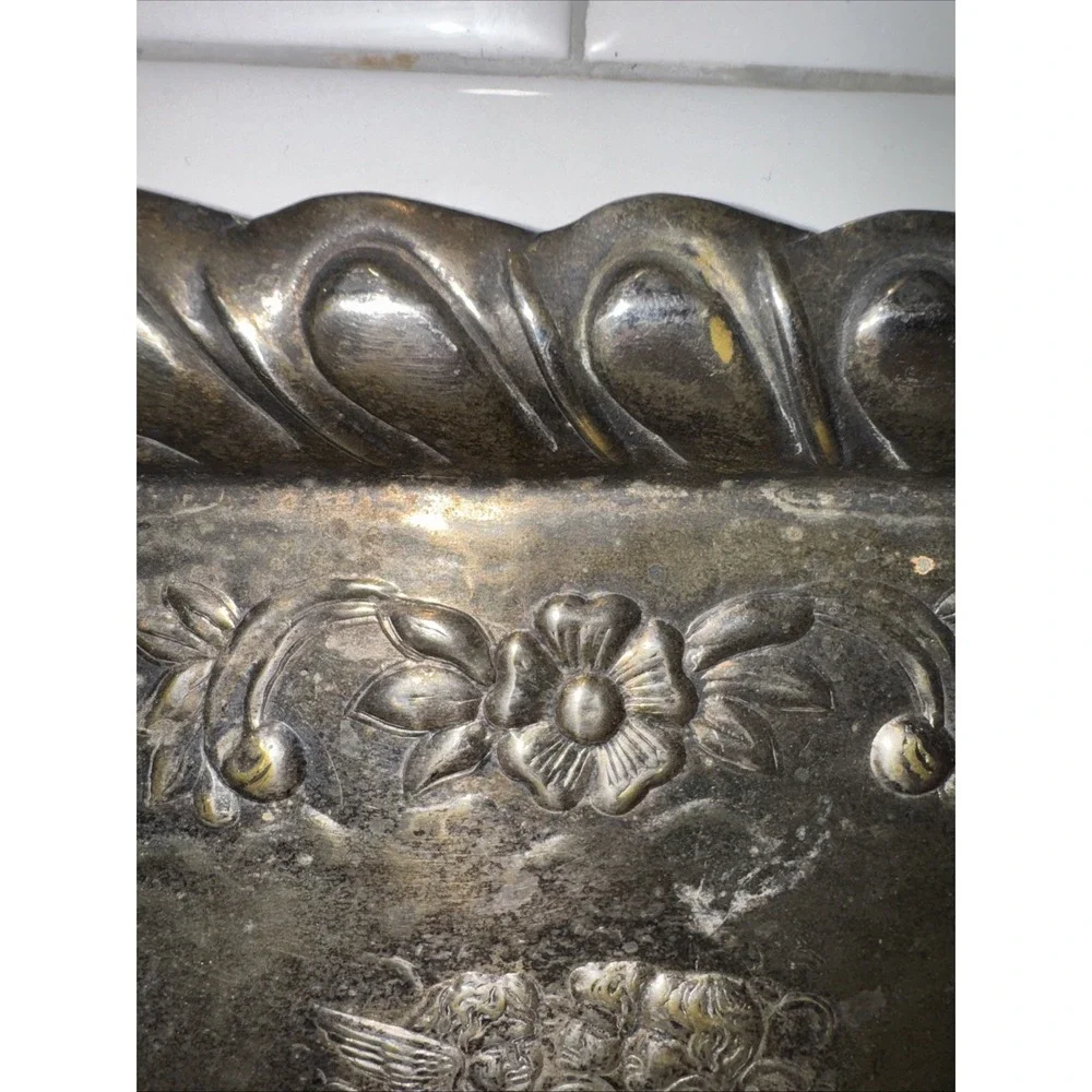 ANTIQUE SILVER PLATED - REYNOLDS ANGELS - EMBOSSED CARD‎ TRAY  1901, 11¾